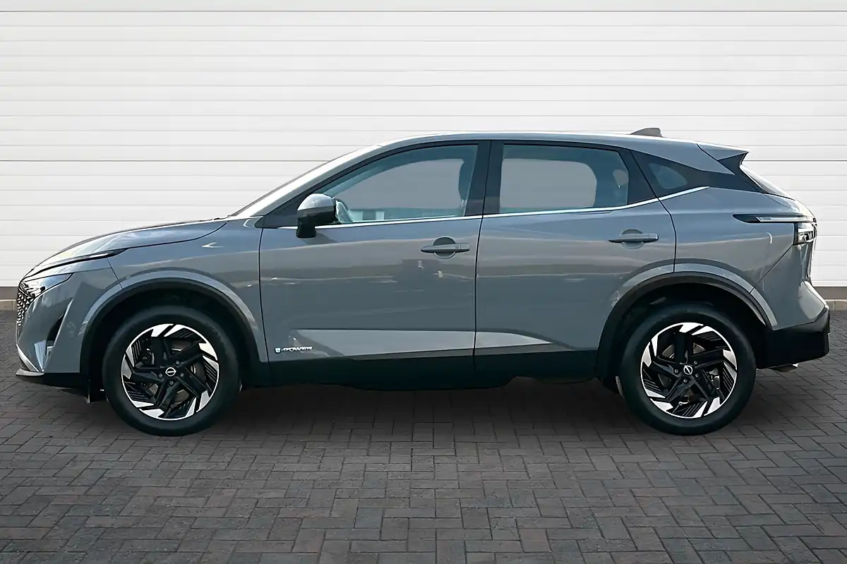 Used 2024 Nissan Qashqai Acenta Premium Ceramic Grey - Interior and Exterior details 6