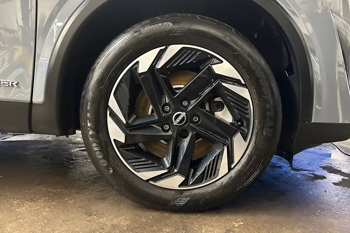 Used 2024 Nissan Qashqai Acenta Premium Ceramic Grey - Interior and Exterior details 9