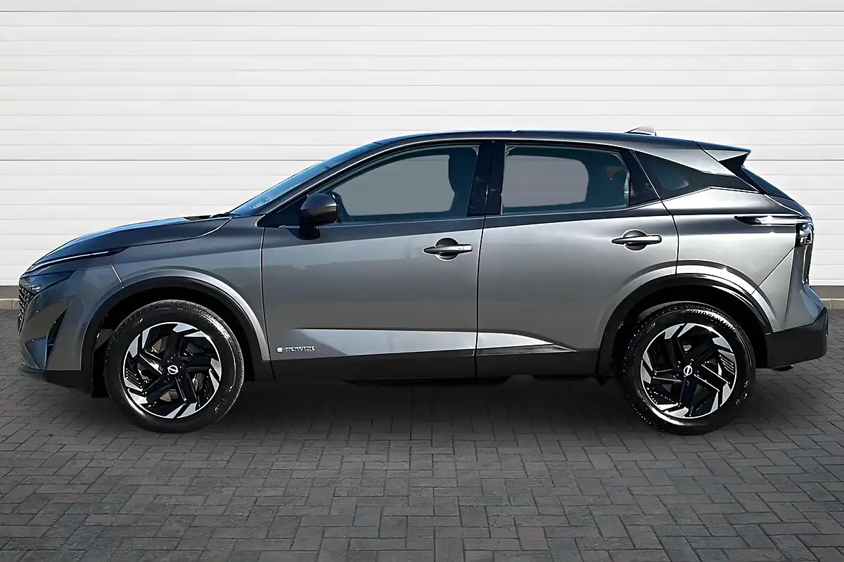 Used 2024 Nissan Qashqai Acenta Premium Gun Metal - Interior and Exterior details 6