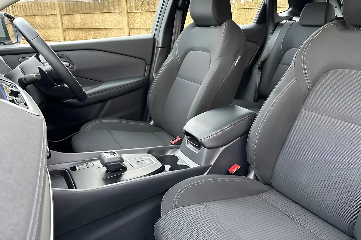 Used 2024 Nissan Qashqai Acenta Premium Gun Metal - Interior and Exterior details 11