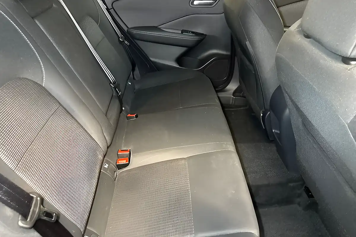 Used 2024 Nissan Qashqai Acenta Premium Magnetic Blue - Interior and Exterior details 16
