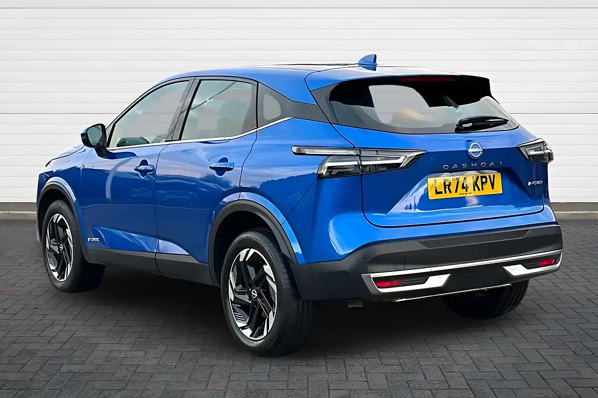 Used 2024 Nissan Qashqai Acenta Premium Magnetic Blue - Interior and Exterior details 5