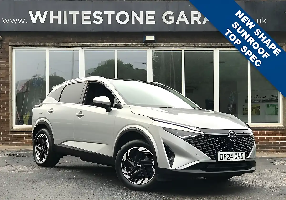 Used 2024 Nissan Qashqai N-Connecta Blade Silver - Front View