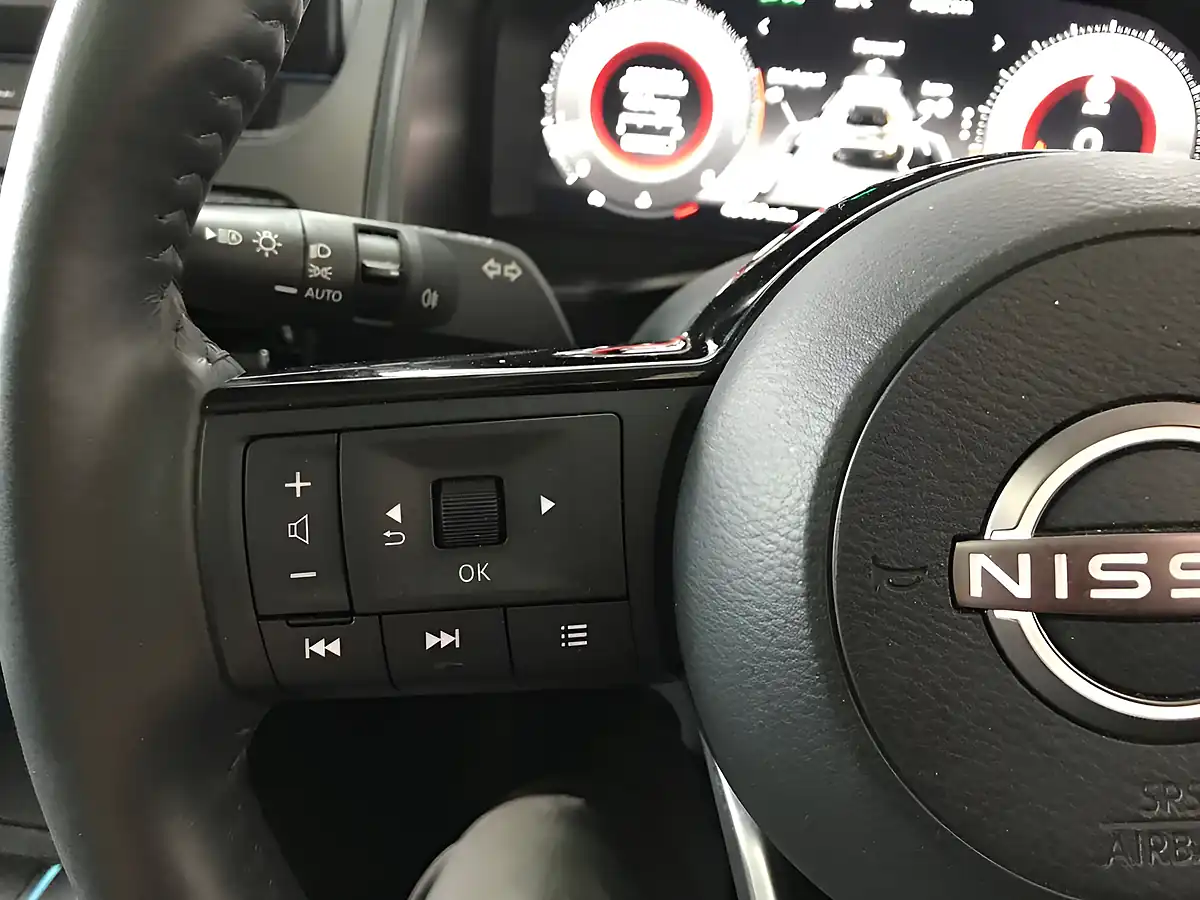 Used 2024 Nissan Qashqai N-Connecta Blade Silver - Interior and Exterior details 10