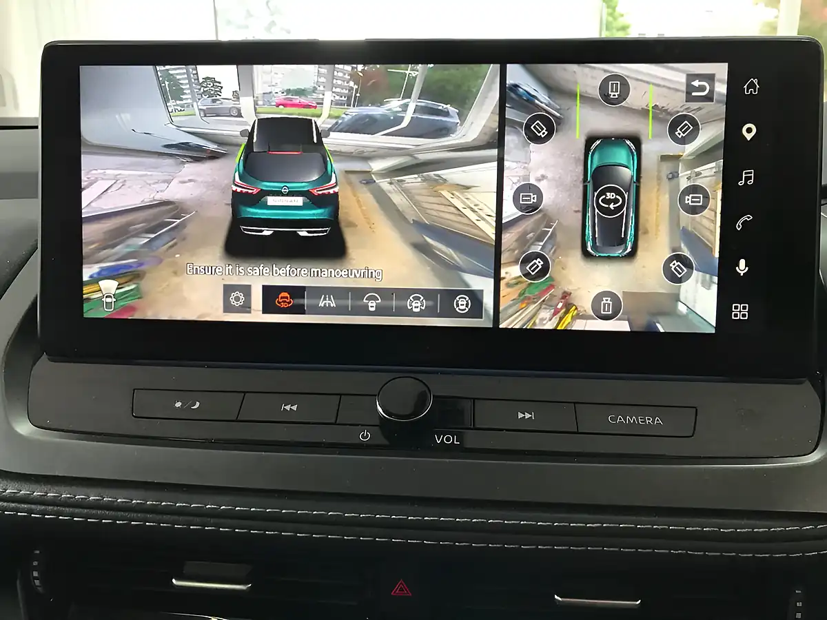 Used 2024 Nissan Qashqai N-Connecta Blade Silver - Interior and Exterior details 11