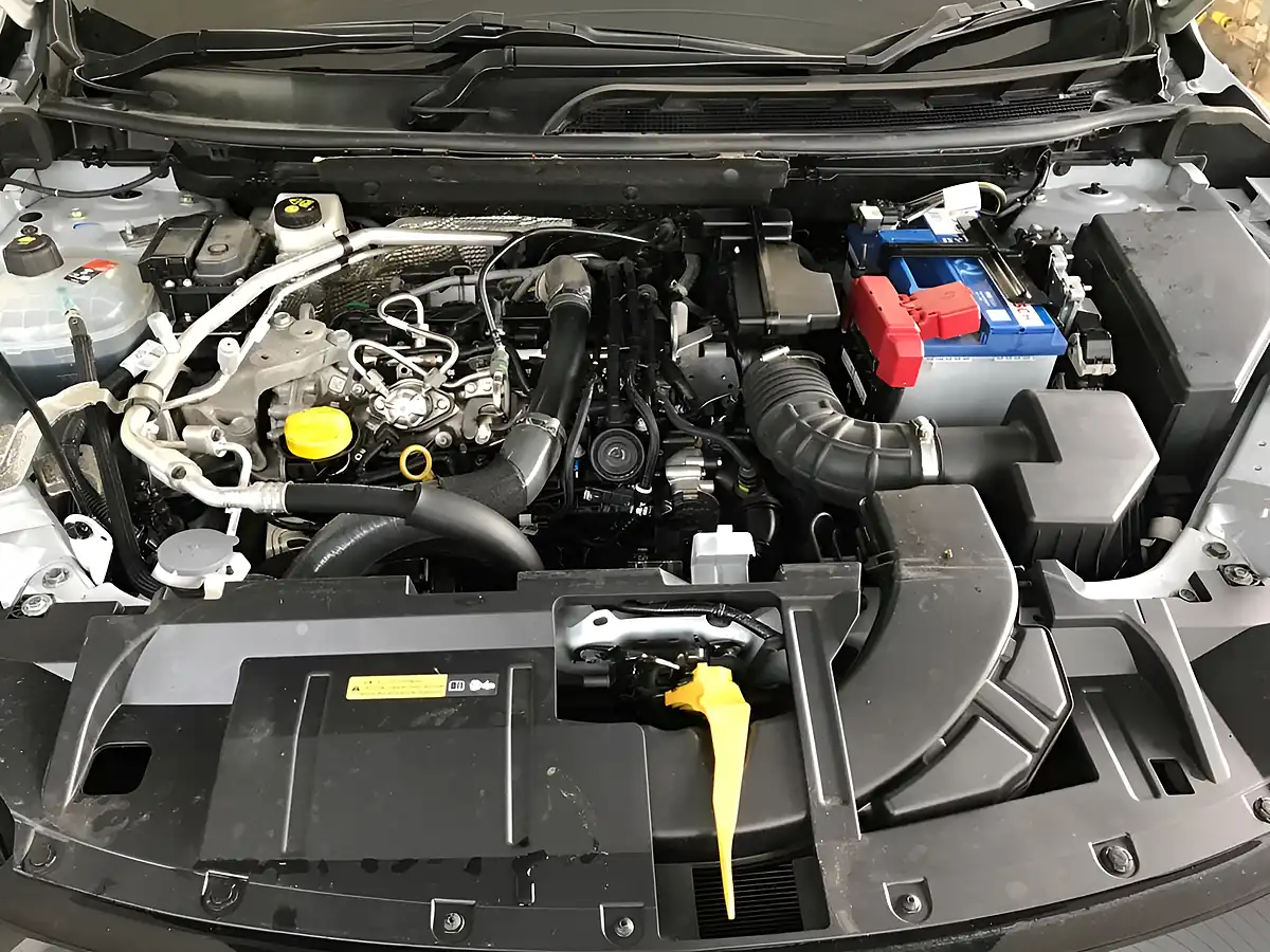 Used 2024 Nissan Qashqai N-Connecta Blade Silver - Interior and Exterior details 15