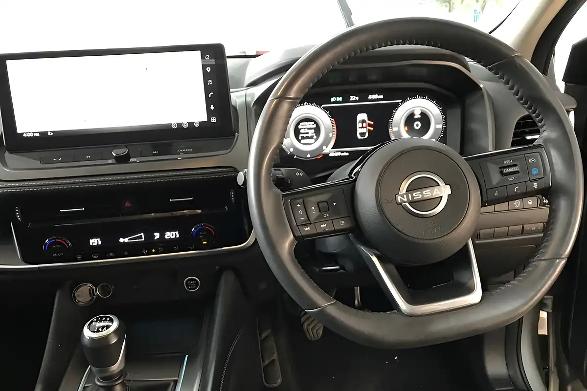 Used 2024 Nissan Qashqai N-Connecta Blade Silver - Interior and Exterior details 2