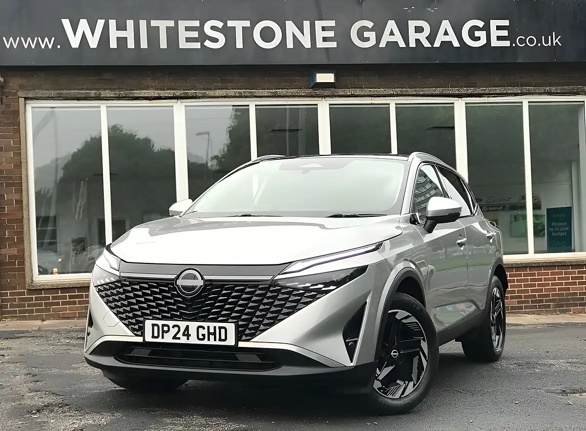 Used 2024 Nissan Qashqai N-Connecta Blade Silver - Interior and Exterior details 3