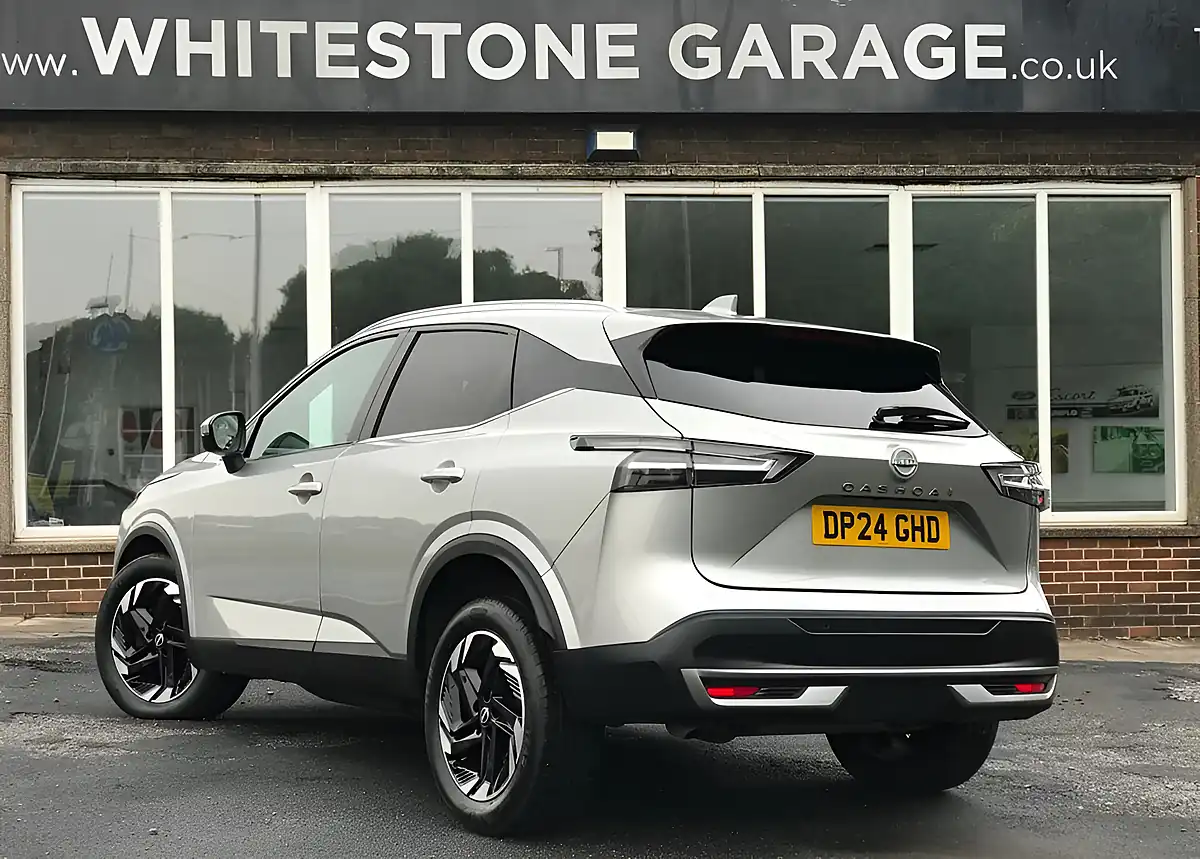 Used 2024 Nissan Qashqai N-Connecta Blade Silver - Interior and Exterior details 7