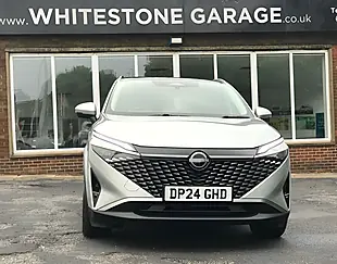 Used 2024 Nissan Qashqai N-Connecta Blade Silver - Interior and Exterior details 9