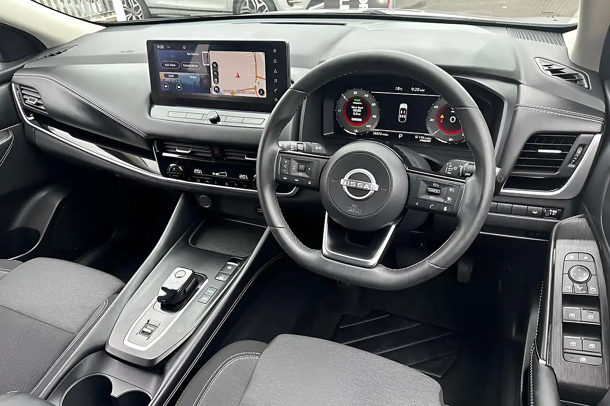 Used 2024 Nissan Qashqai N-Connecta Grey - Interior and Exterior details 10