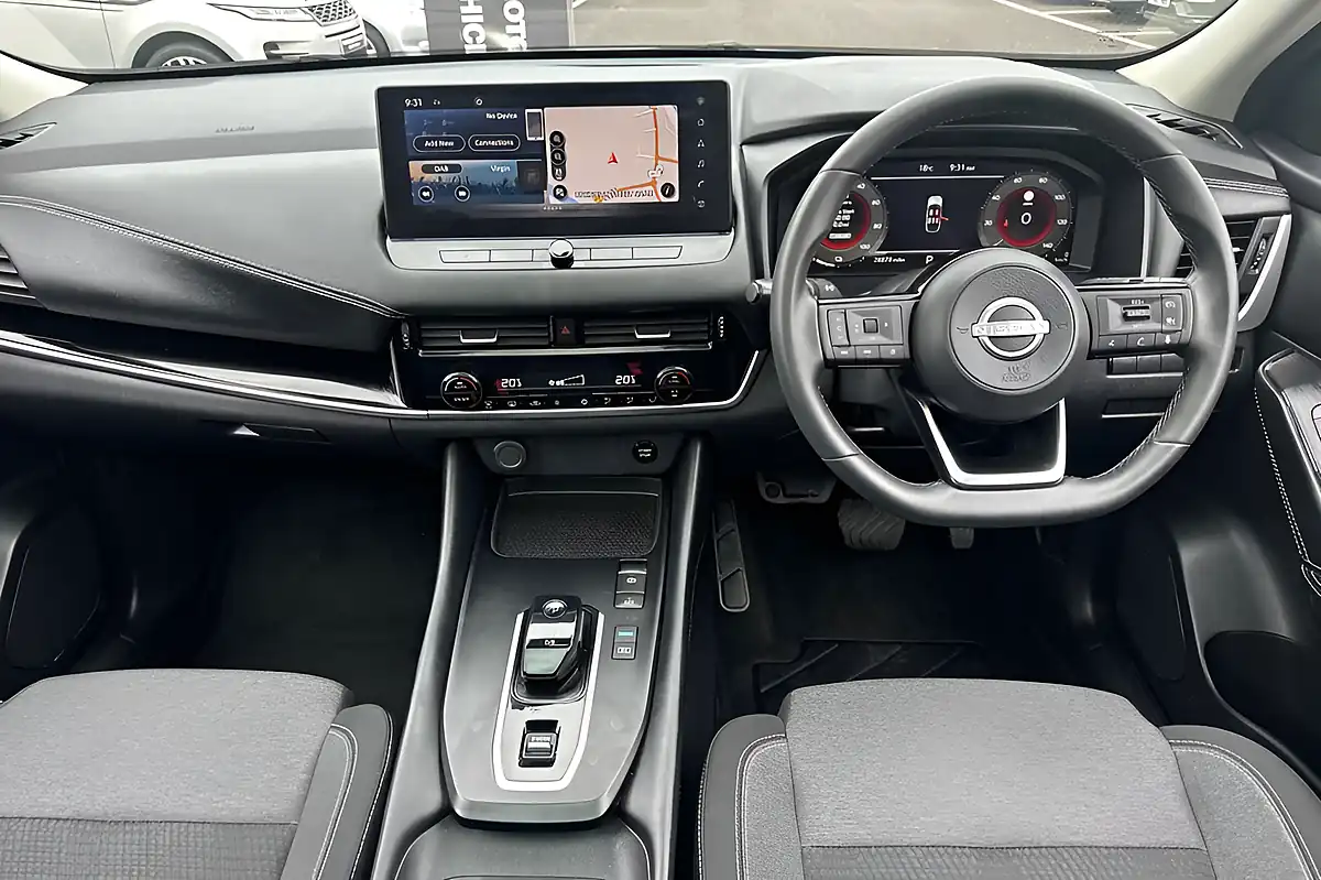 Used 2024 Nissan Qashqai N-Connecta Grey - Interior and Exterior details 11
