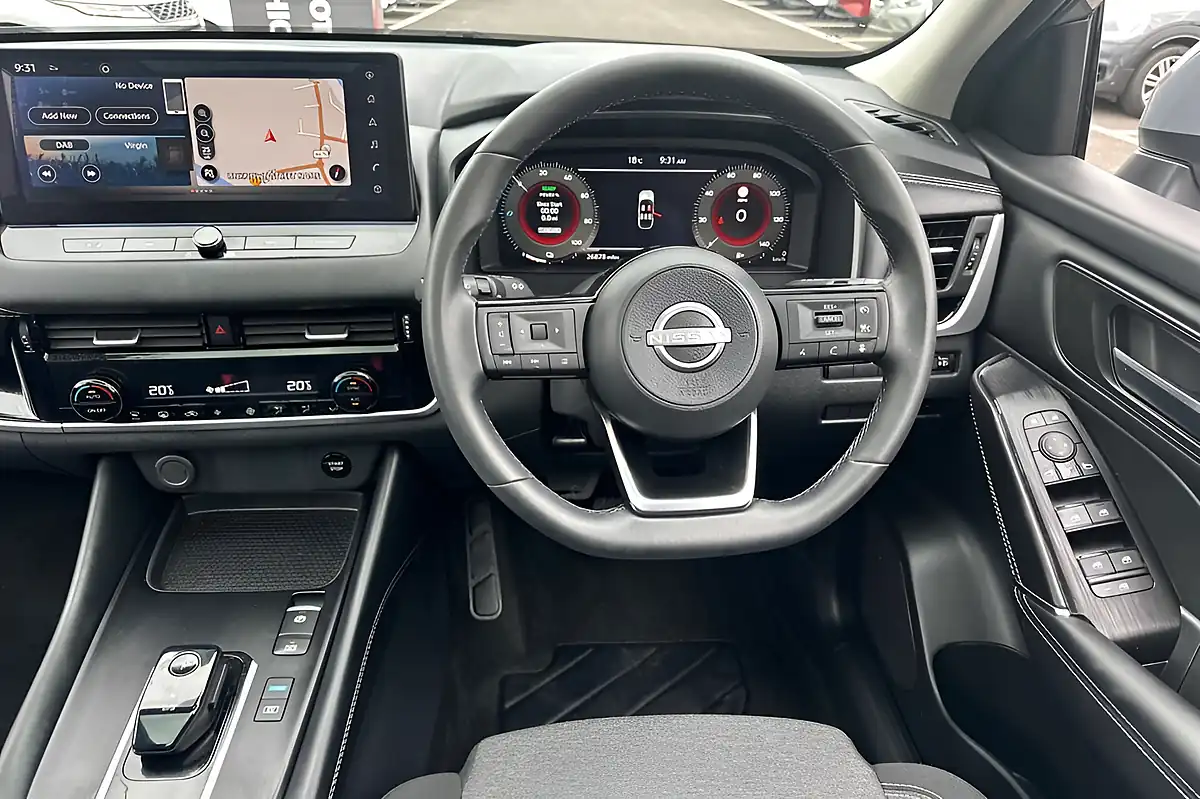 Used 2024 Nissan Qashqai N-Connecta Grey - Interior and Exterior details 12