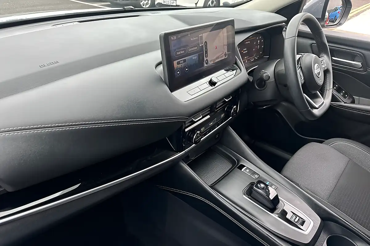 Used 2024 Nissan Qashqai N-Connecta Grey - Interior and Exterior details 15