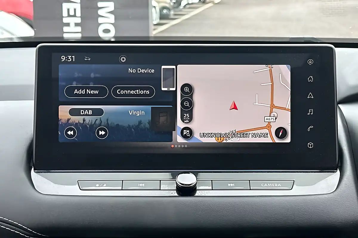 Used 2024 Nissan Qashqai N-Connecta Grey - Interior and Exterior details 18