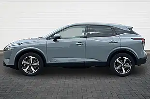 Used 2024 Nissan Qashqai N-Connecta Grey - Interior and Exterior details 6