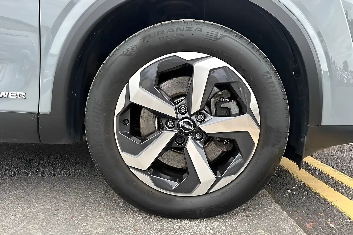 Used 2024 Nissan Qashqai N-Connecta Grey - Interior and Exterior details 9