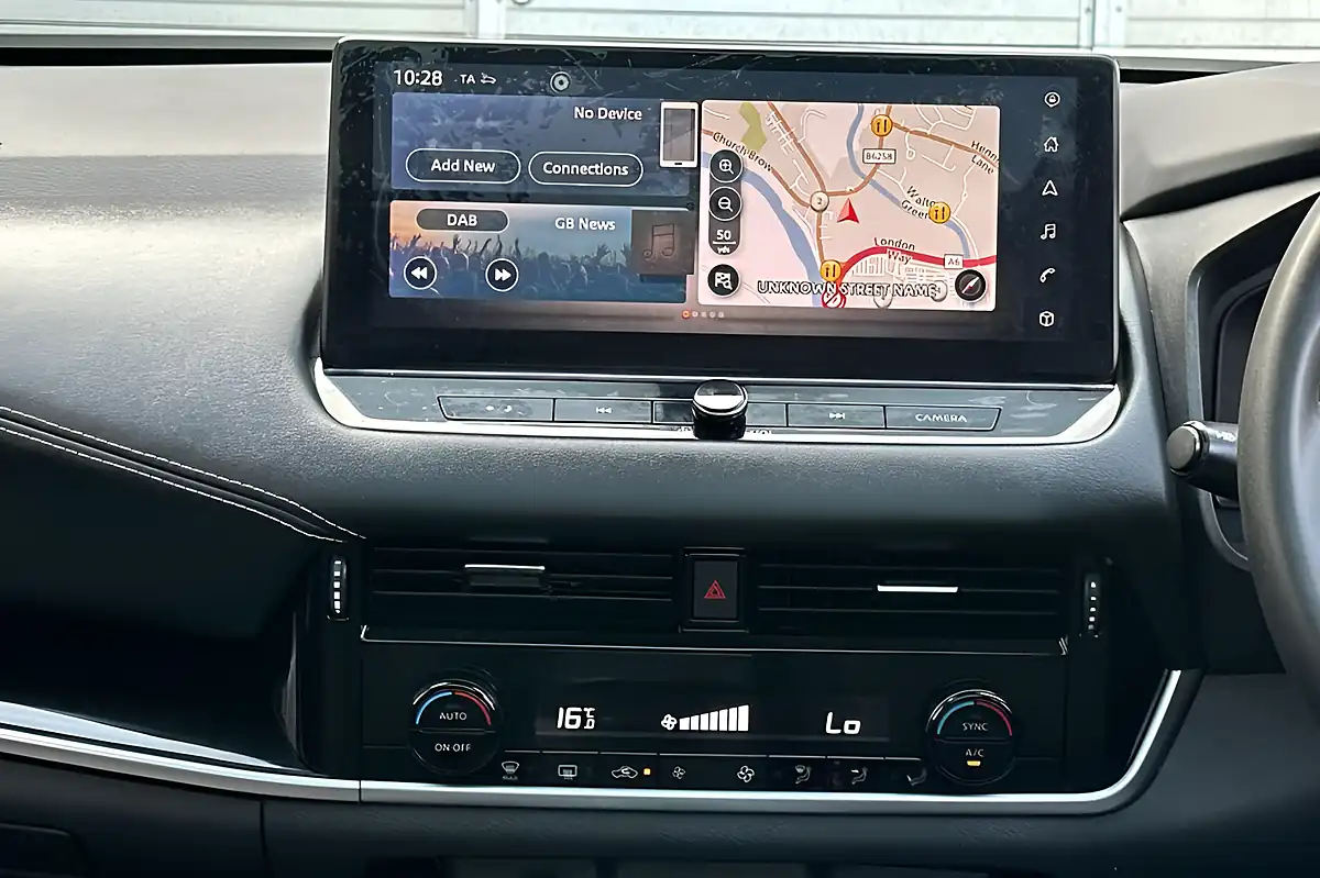 Used 2024 Nissan Qashqai N-Connecta Grey - Interior and Exterior details 12