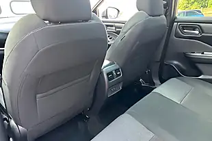 Used 2024 Nissan Qashqai N-Connecta Grey - Interior and Exterior details 15