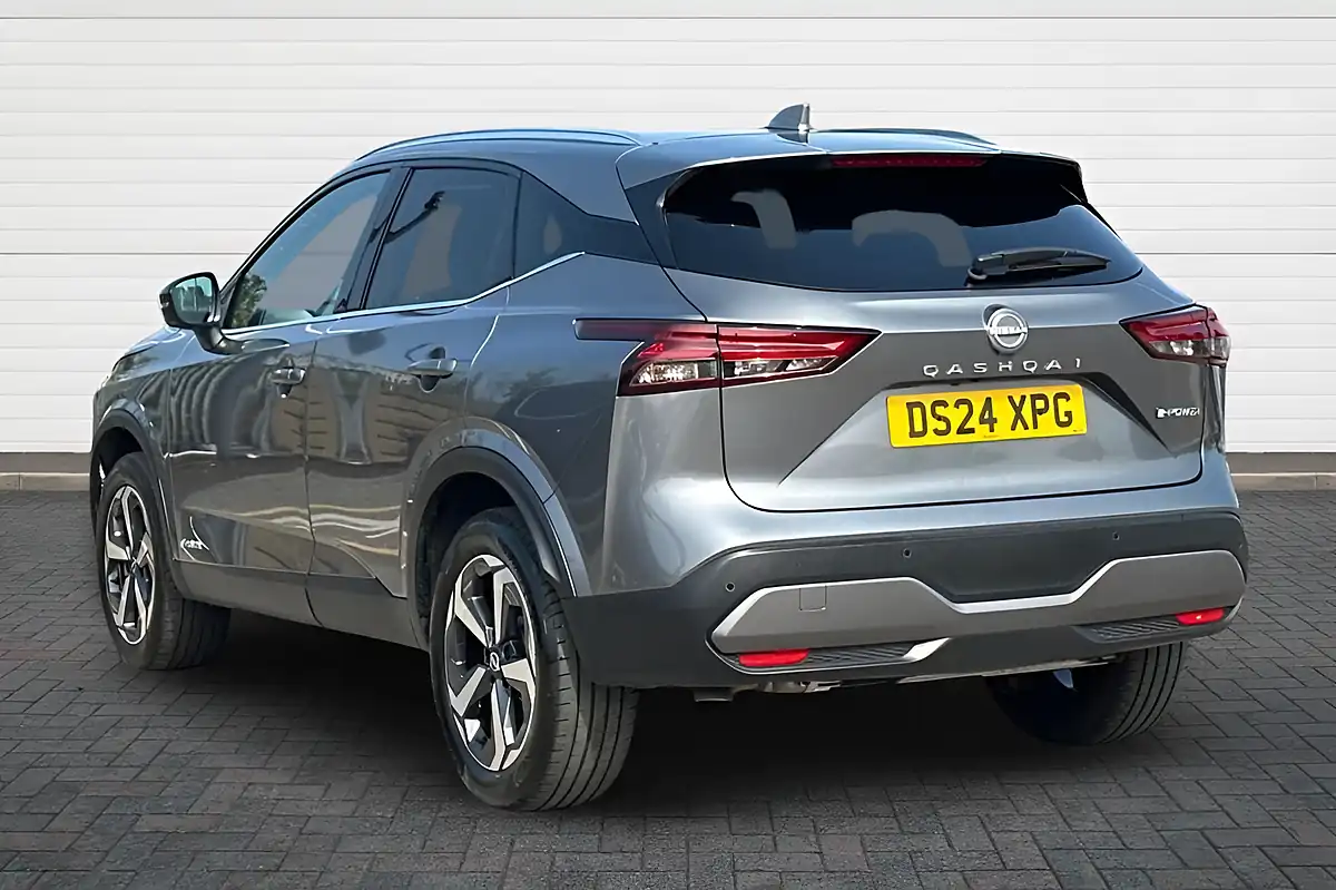 Used 2024 Nissan Qashqai N-Connecta Grey - Interior and Exterior details 5