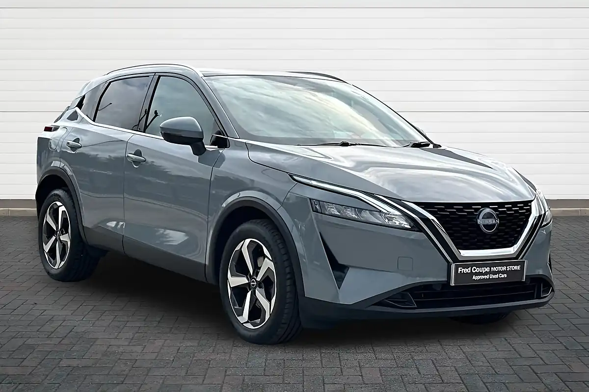 Used 2024 Nissan Qashqai N-Connecta Grey - Front View