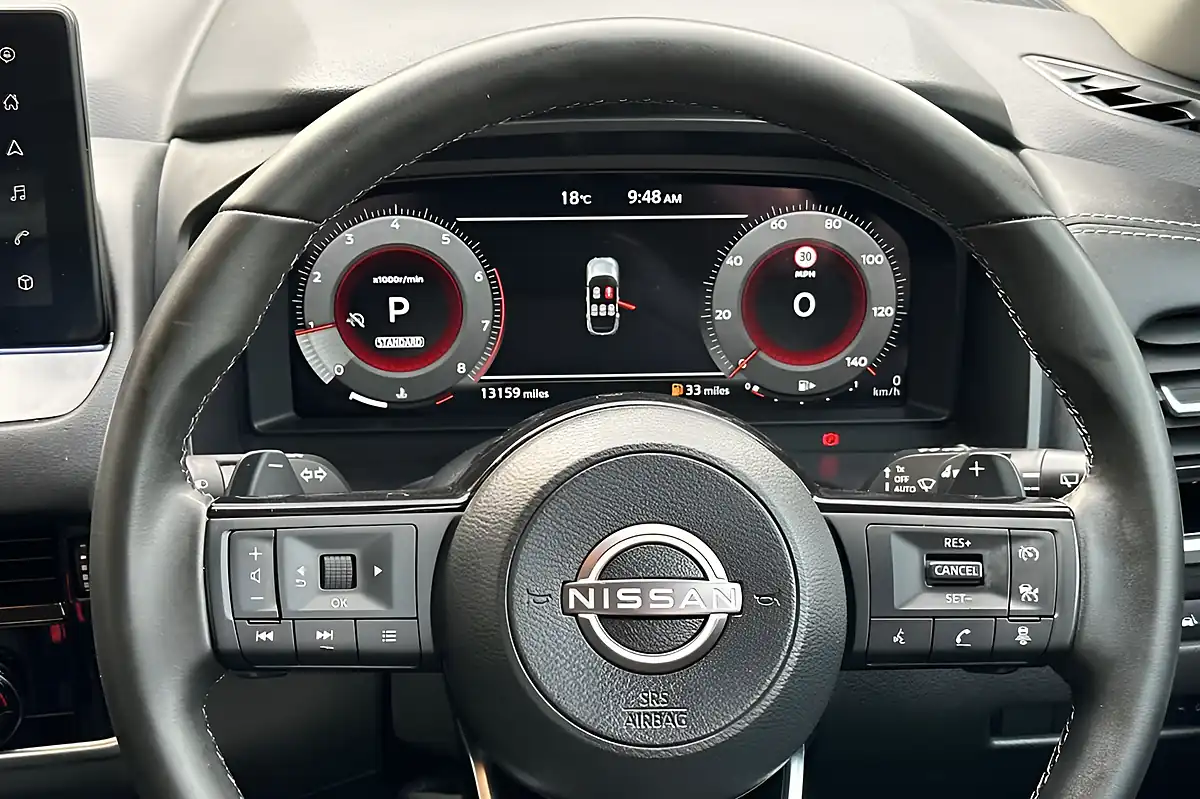 Used 2024 Nissan Qashqai N-Connecta Grey - Interior and Exterior details 10