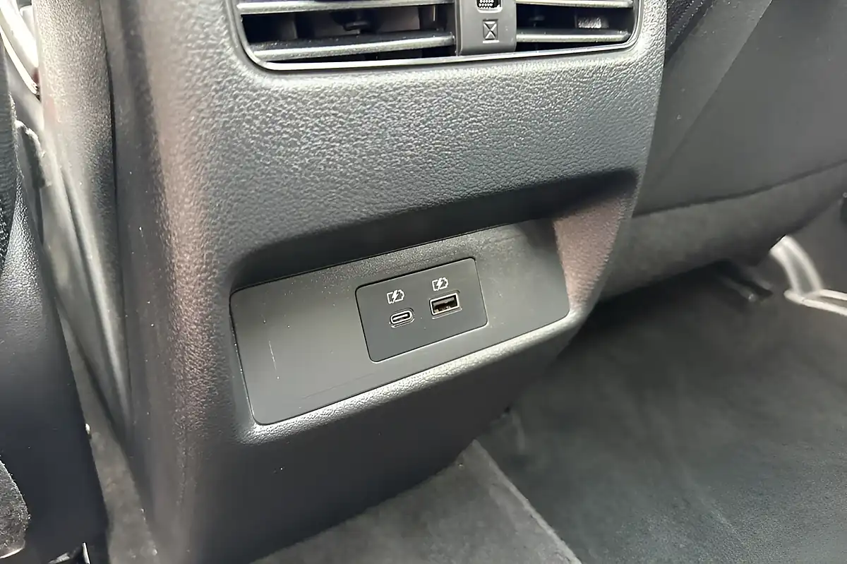 Used 2024 Nissan Qashqai N-Connecta Grey - Interior and Exterior details 15