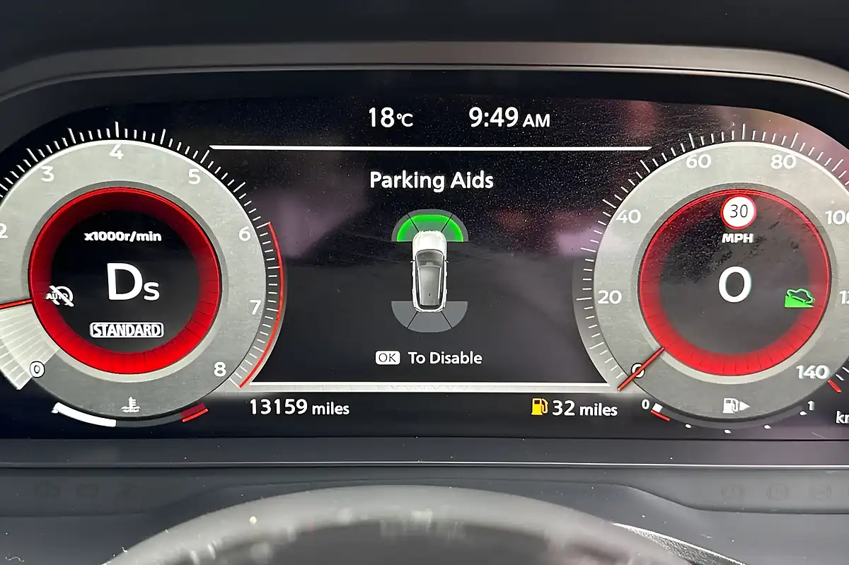 Used 2024 Nissan Qashqai N-Connecta Grey - Interior and Exterior details 18