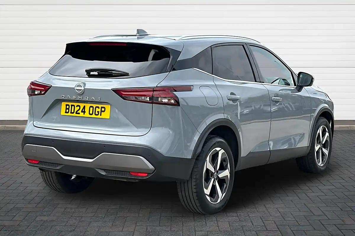 Used 2024 Nissan Qashqai N-Connecta Grey - Interior and Exterior details 3