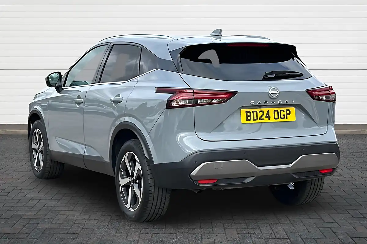 Used 2024 Nissan Qashqai N-Connecta Grey - Interior and Exterior details 5