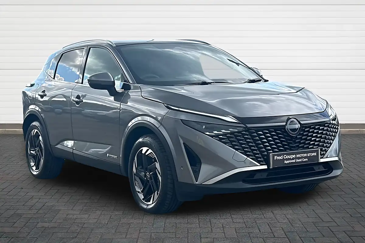Used 2024 Nissan Qashqai N-Connecta Gun Metal - Front View