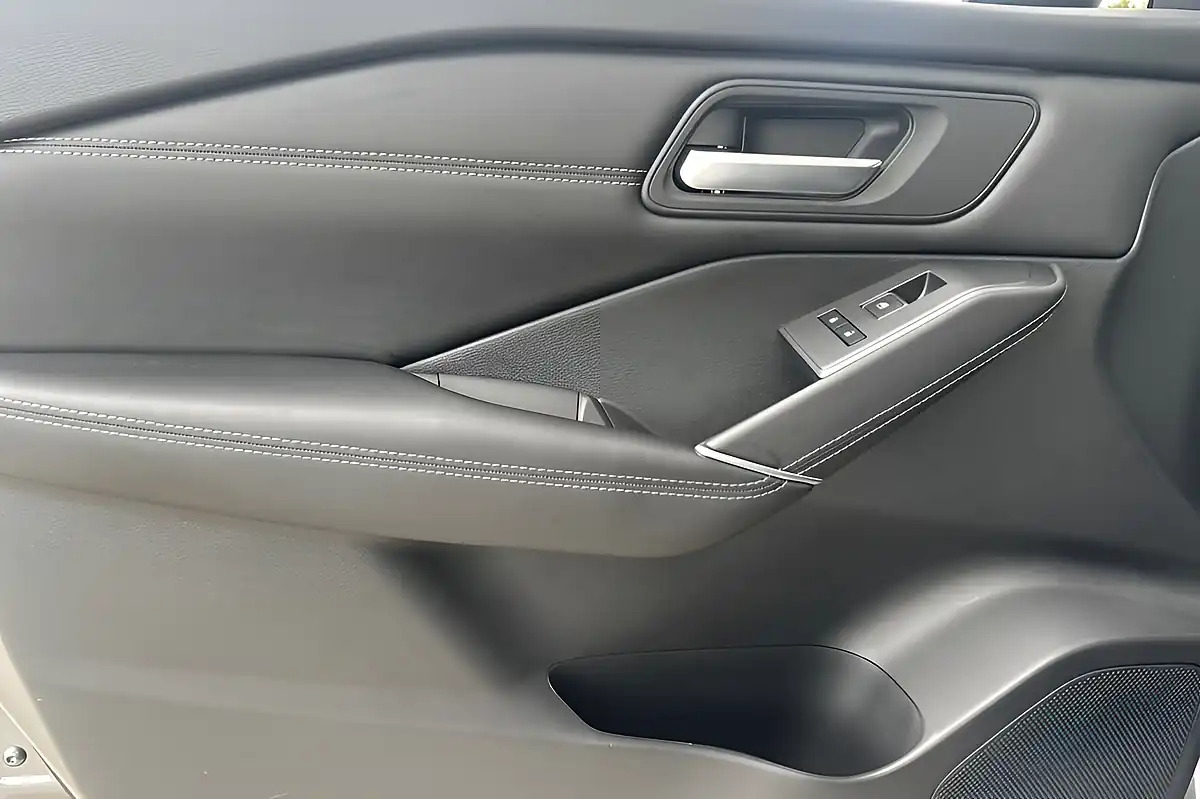 Used 2024 Nissan Qashqai N-Connecta Gun Metal - Interior and Exterior details 13