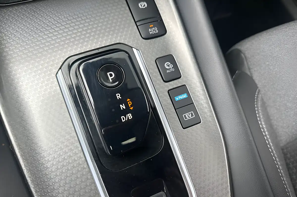 Used 2024 Nissan Qashqai N-Connecta Gun Metal - Interior and Exterior details 14