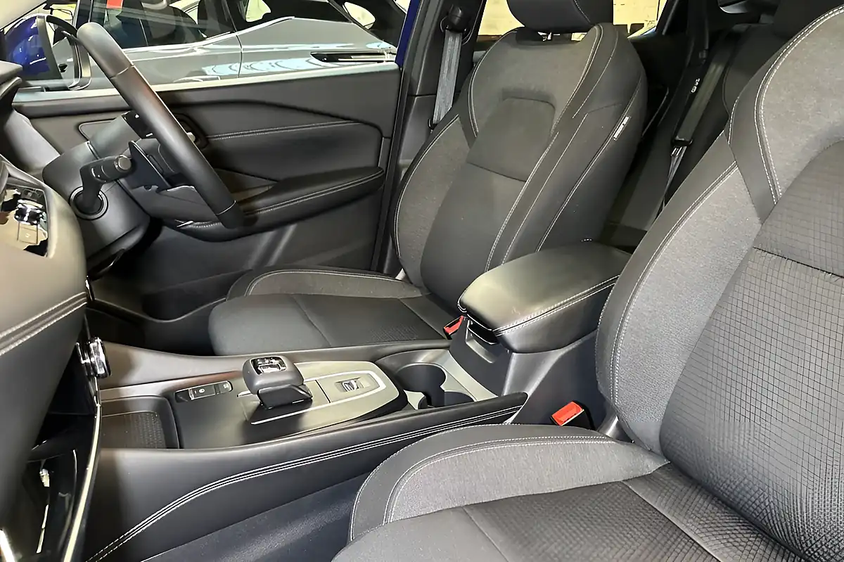 Used 2024 Nissan Qashqai N-Connecta Ink Blue - Interior and Exterior details 11