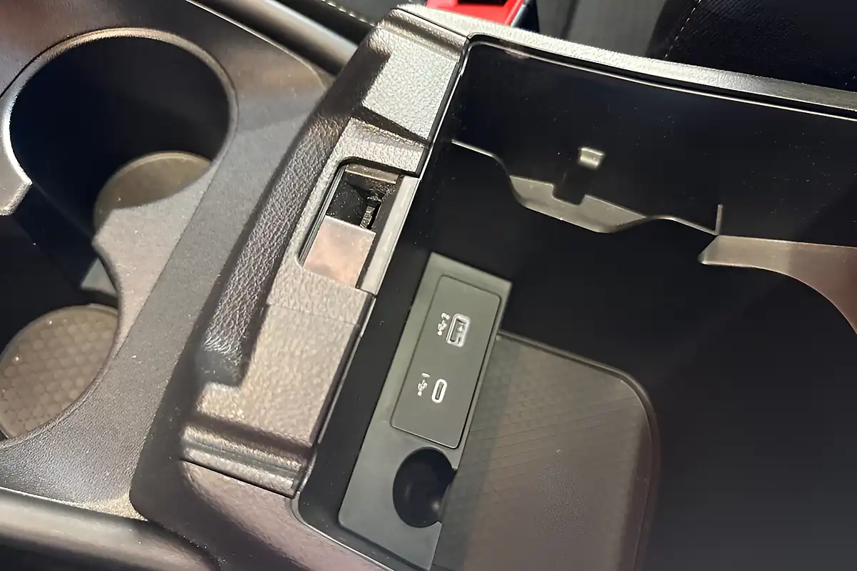 Used 2024 Nissan Qashqai N-Connecta Ink Blue - Interior and Exterior details 14