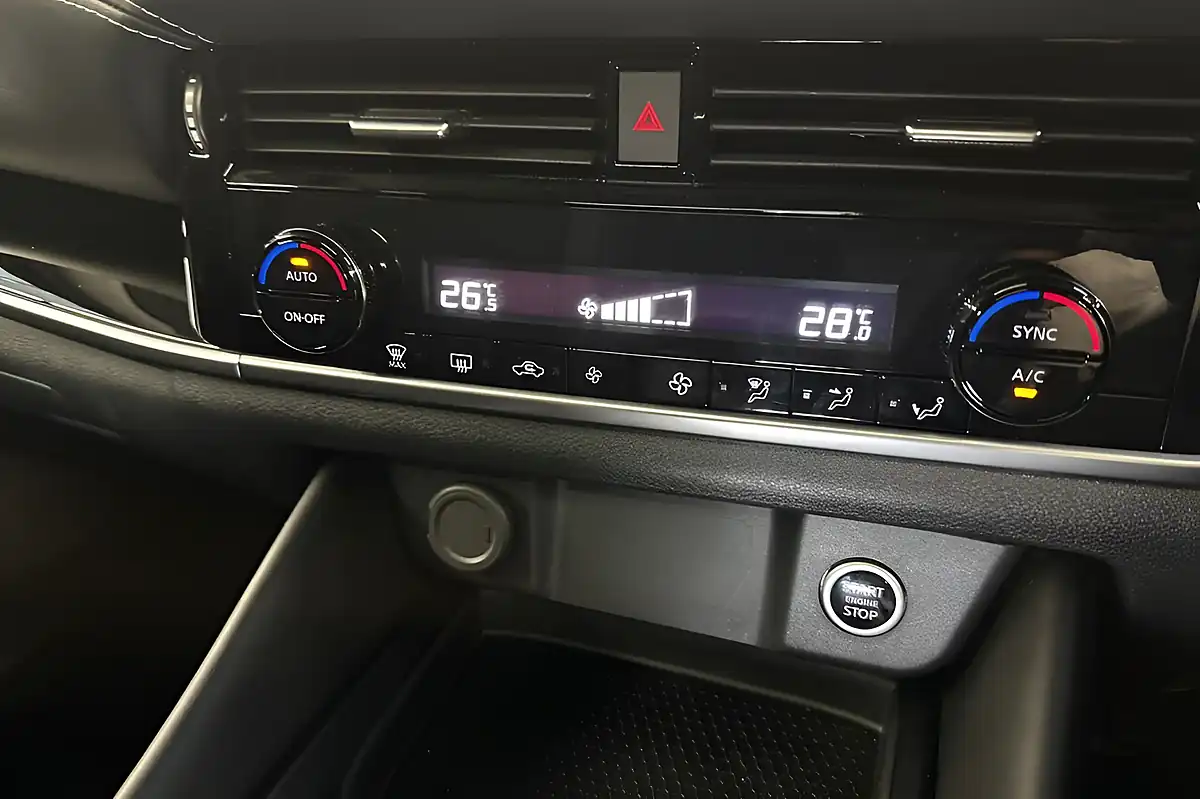 Used 2024 Nissan Qashqai N-Connecta Ink Blue - Interior and Exterior details 20