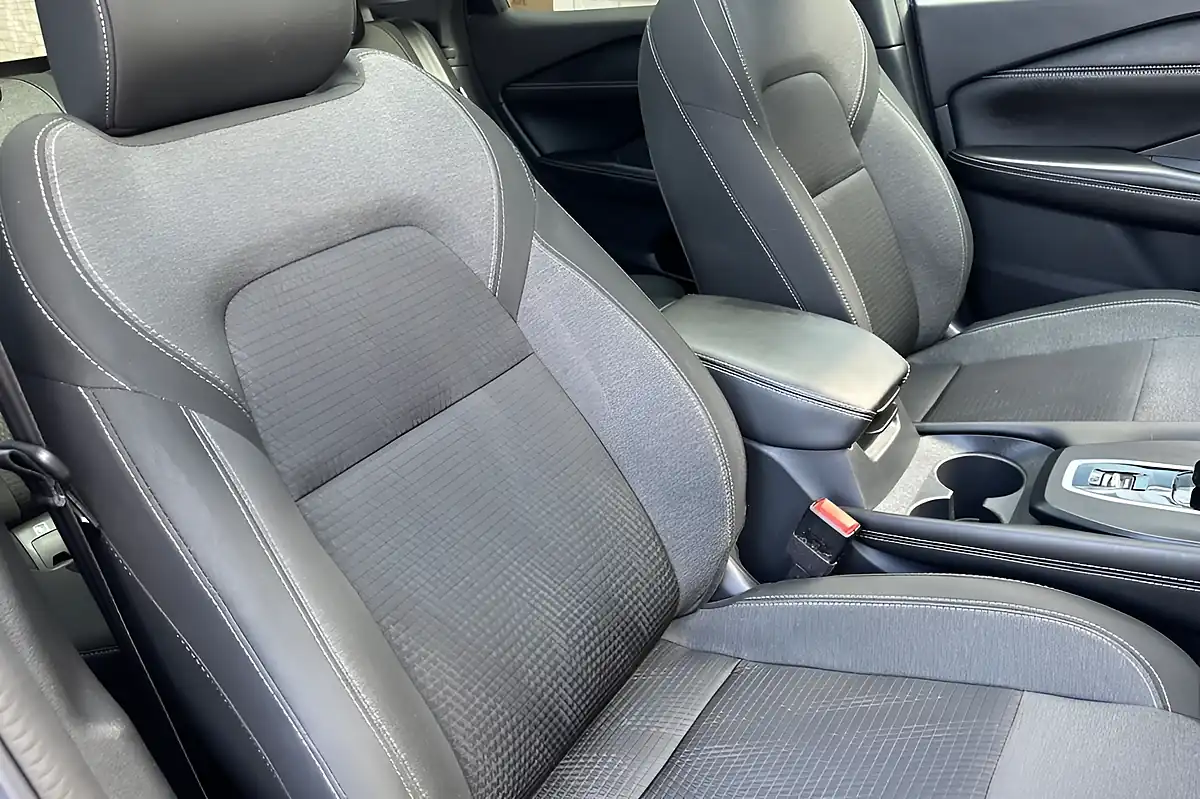 Used 2024 Nissan Qashqai N-Connecta Magnetic Blue - Interior and Exterior details 18