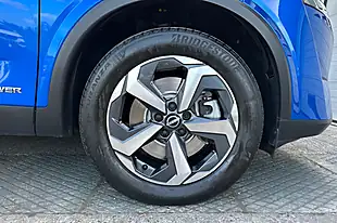 Used 2024 Nissan Qashqai N-Connecta Magnetic Blue - Interior and Exterior details 9