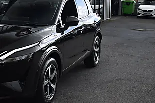 Used 2024 Nissan Qashqai N-Connecta Pearl Black - Interior and Exterior details 11