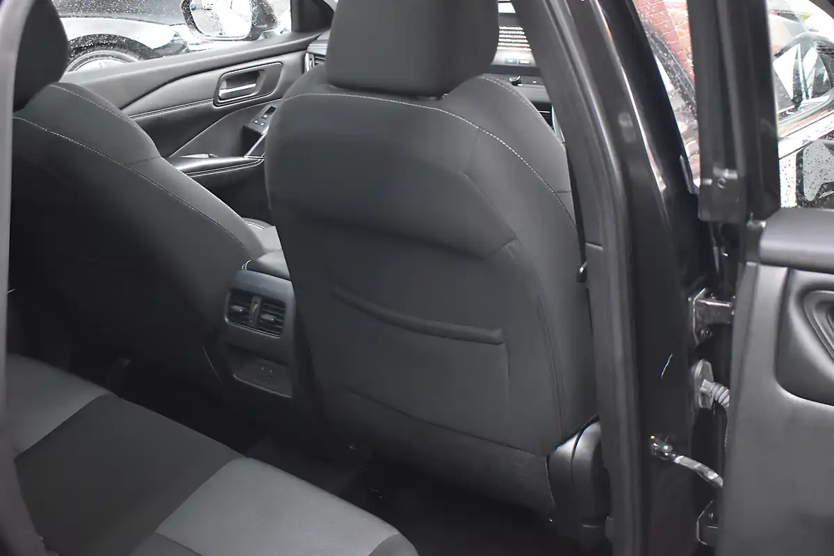 Used 2024 Nissan Qashqai N-Connecta Pearl Black - Interior and Exterior details 12