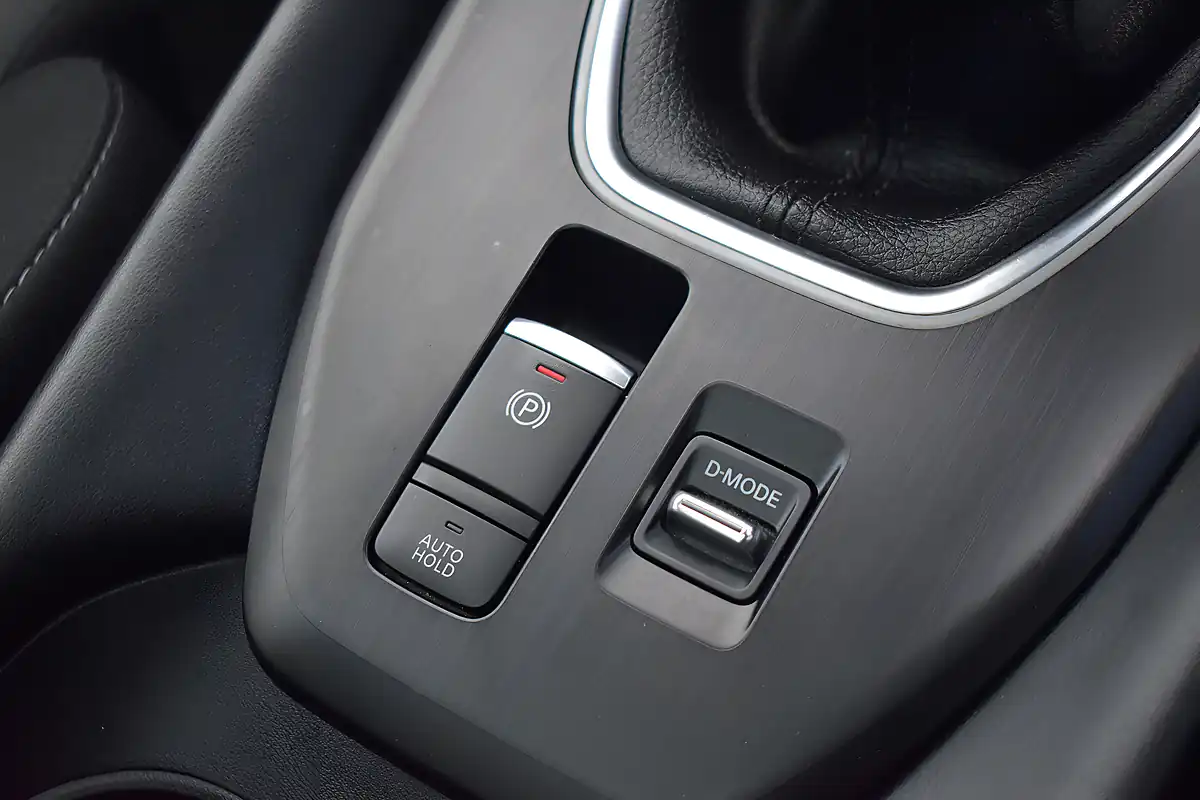 Used 2024 Nissan Qashqai N-Connecta Pearl Black - Interior and Exterior details 18
