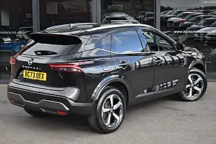 Used 2024 Nissan Qashqai N-Connecta Pearl Black - Interior and Exterior details 5