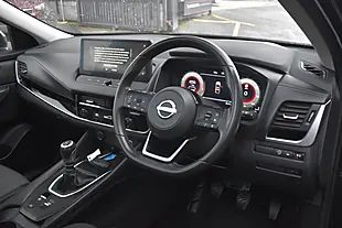 Used 2024 Nissan Qashqai N-Connecta Pearl Black - Interior and Exterior details 8