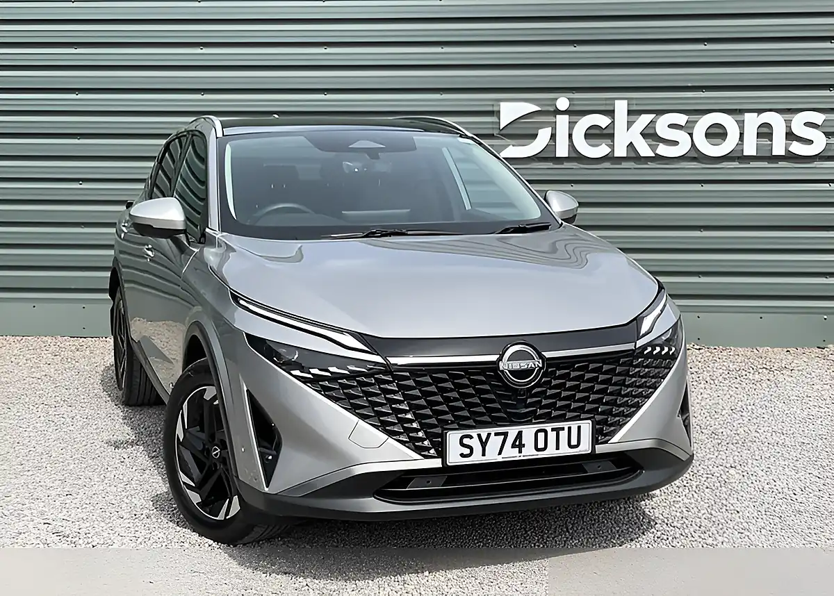 Used 2024 Nissan Qashqai N-Connecta Silver - Front View