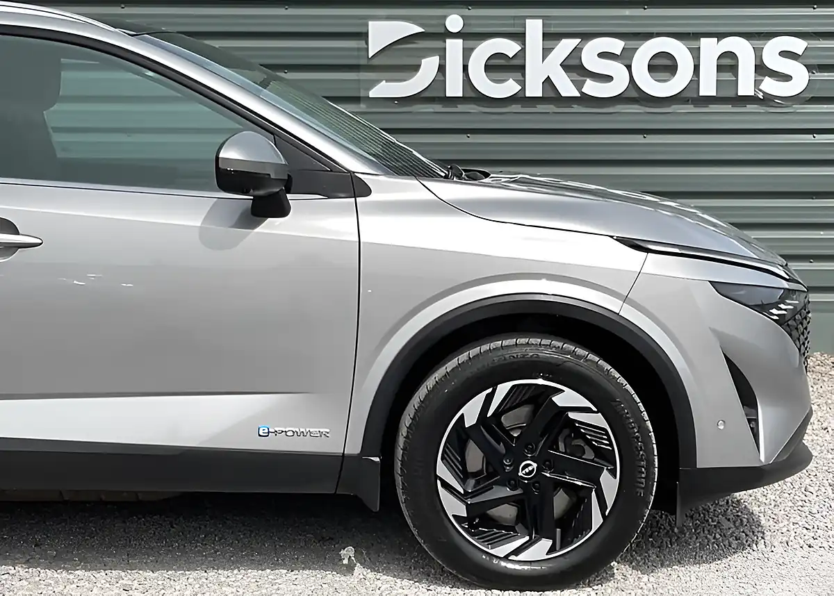 Used 2024 Nissan Qashqai N-Connecta Silver - Interior and Exterior details 3