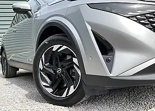 Used 2024 Nissan Qashqai N-Connecta Silver - Interior and Exterior details 4