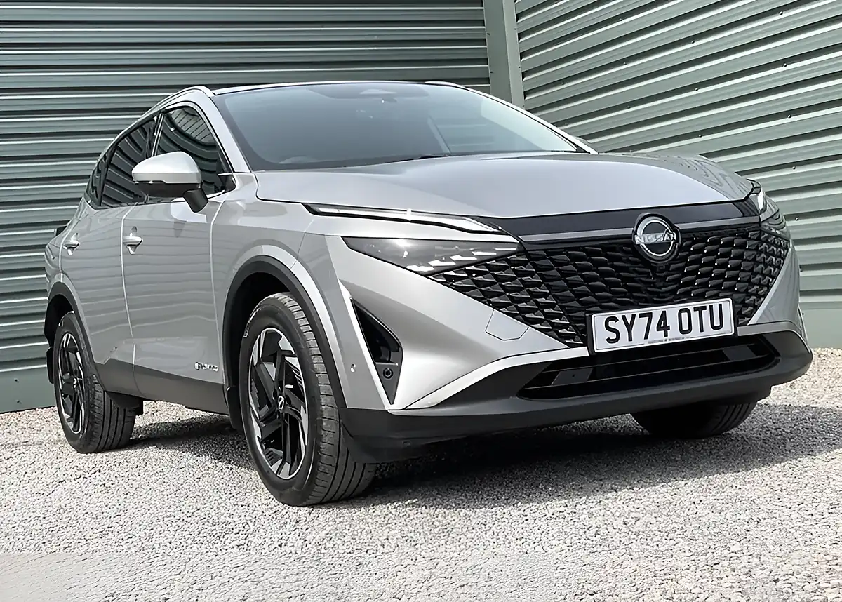 Used 2024 Nissan Qashqai N-Connecta Silver - Interior and Exterior details 9