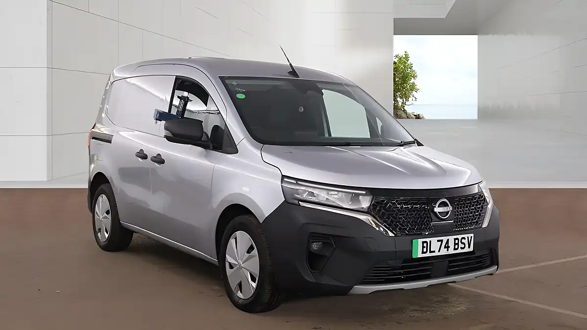Used 2024 Nissan Townstar Acenta Grey - Front View