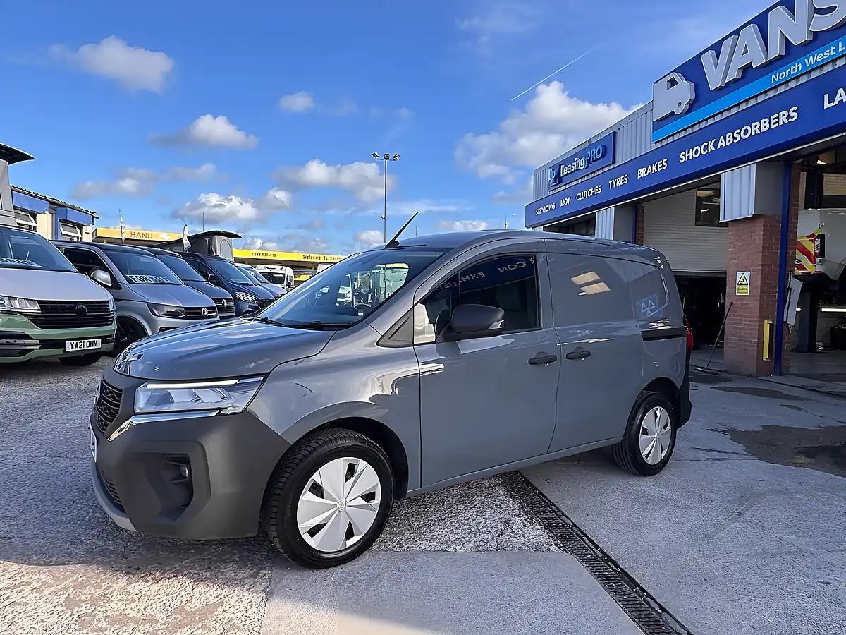 Used 2024 Nissan Townstar Acenta Grey - Interior and Exterior details 10