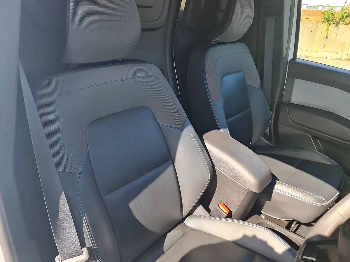 Used 2024 Nissan Townstar Acenta L1 White - Interior and Exterior details 4